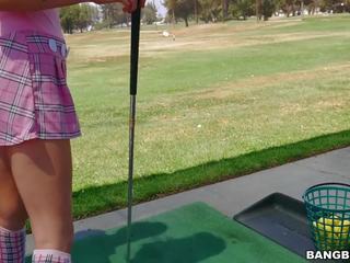 Karla kush është një lousy golfer