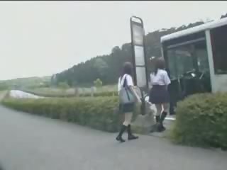 Jaapani kallike ja maniac sisse buss film