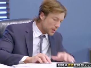 Brazzers - голям цици при работа - гладен за а работа сцена starring рейчъл roxxx skyla novea и jean вал