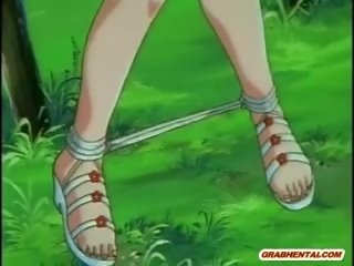 Anime jong dame krijgt squeezed haar tieten en hard poked