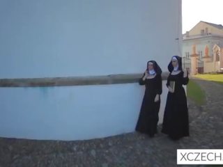 Hullu bizzare aikuinen klipsi kanssa catholic nuns ja the monsterin!