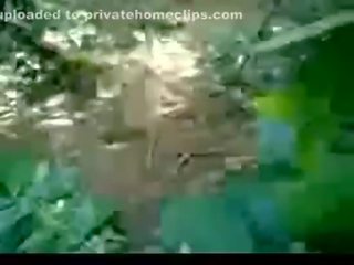Индийски ladki в джунгла на открито adolescent прецака трудно www.xnidhicam.blogspot.com