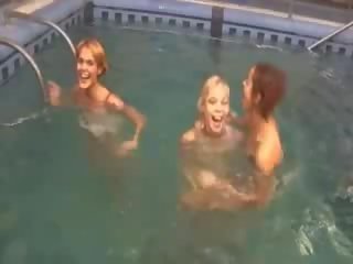 Flirty lezzies in the swimming pool