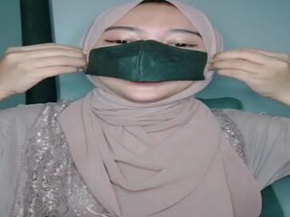 Hijab adolescent probeert anaal masturbatie prestatie. rends14