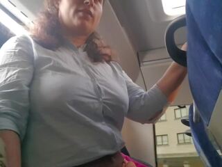 Voieur seduces milf pentru suck&jerk lui înțepătură în autobus: amator Adult video ispravă. expressiagirl