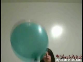 Balon gal peak and balon play reged clip game