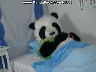 Špinavý špinavý video na lék a nemocný panda