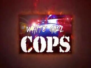 Baise la police - nain blond blanc adolescent flics raid locale stash maison et seize custody de grand noir arbre pour baise