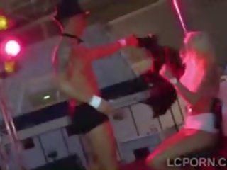 Slutty portugāļi stabs dejotājs fucks a gifted stripper