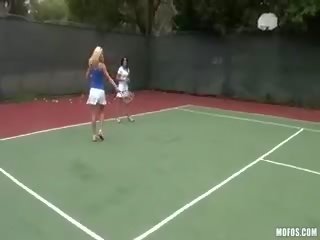 Tenisas lessons: kaip į rankena as kiaušai