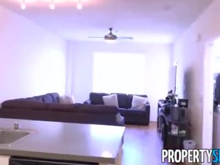 Propertysex - curbați real estate agent fucks ei client în condo