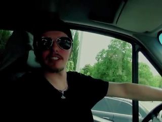 Bums autobús - duro xxx vídeo en la asiento trasero con cachonda alemana rubia deity