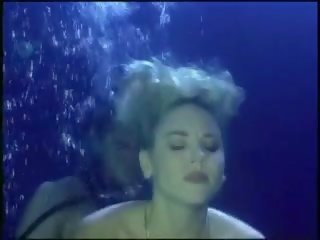 Peter N. fucks Robyn Foster & Sandy Knight underwater