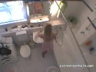 Szpiegowanie mój blondynka niece jane w the łazienka