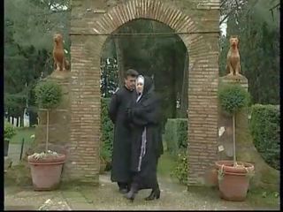 Απαγορευμένος σεξ ταινία σε ο convent μεταξύ λεσβιακό μοναχές και βρόμικο monks