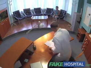 Fakehospital ασθενής overhears doc γαμήσι νοσοκόμα τότε fucks αυτόν πάρα πολύ