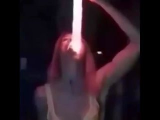 Eskorts dziļums glowing dildo