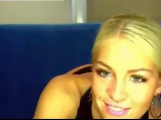 Tuyệt đẹp cô gái tóc vàng thủ dâm trên webcam