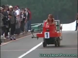 Кумедна японська x номінальний фільм race!